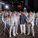 BANDA LOS SEBASTIANES Y SU COLABORACIÓN JUNTO AL ARTISTA GLOBAL LUIS FONSI ALCANZAN EL #1 EN EL CHART POPULAR DE MONITOR LATINO CON “SABES QUÉ HORA ES”.