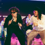 Los ídolos latinos BEÉLE & ELVIS CRESPO se juntan para alegrar la Navidad con: “LA PATADITA”.