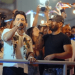 LUIS FONSI Y FEID DESATAN LA EUFORIA DEL PÚBLICO EN LAS FIESTAS DE LA CALLE SAN SEBASTIÁN AL REVELAR SU PRIMERA COLABORACIÓN JUNTOS, “CAMBIARÉ”