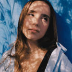 EVALUNA regresa a su faceta solista con “ROLLITOS DE PAPEL”