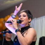 Izis «La Enfermera de la Salsa» Consolida su Reinado en la Música Tropical tras un Histórico 2025 