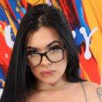 Antonella Jones del campo colombiano al escenario del entretenimiento digital para adultos en Latinoamérica.