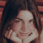 MAFALDA CARDENAL estrena “SUENAN COMO TÚ” banda sonora de la película BOULEVARD.