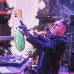 El fenómeno DJ Holmes: de las calles de Cali a la escena salsera de Miami.