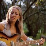 NATY HERNÁNDEZ PRESENTA ROMANA: UN PROYECTO QUE CRUZA POESÍA, MÚSICA Y CUERPO FEMENINO.