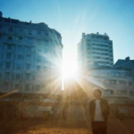 Kid Francescoli presenta ‘A Kind Wave’, una ola de electro-pop nacida en Marsella.