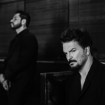 “Hoy ni lloras ni facturas”: la frase de Ricardo Arjona y Grupo Firme que desató comparaciones con Shakira