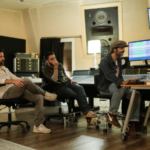 Juancho Sidecars se estrena como productor con Azier