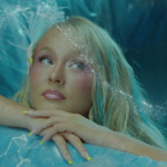 ZARA LARSSON BRILLA CON «BLUE MOON»