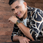 EL LLANERO VALLENATO” LA NUEVA VOZ DEL GENERO QUE LLEVA LAS RAÍCES COLOMBIANAS A NUEVAS GENERACIONES